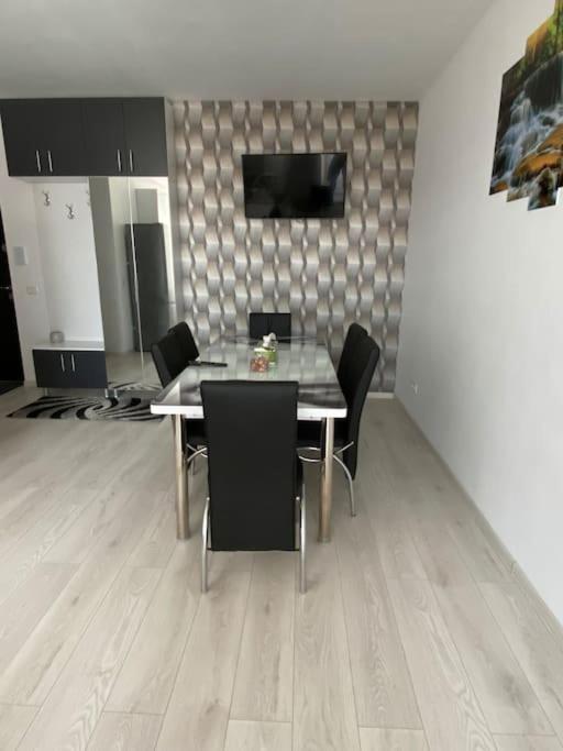Apartment Happy 1