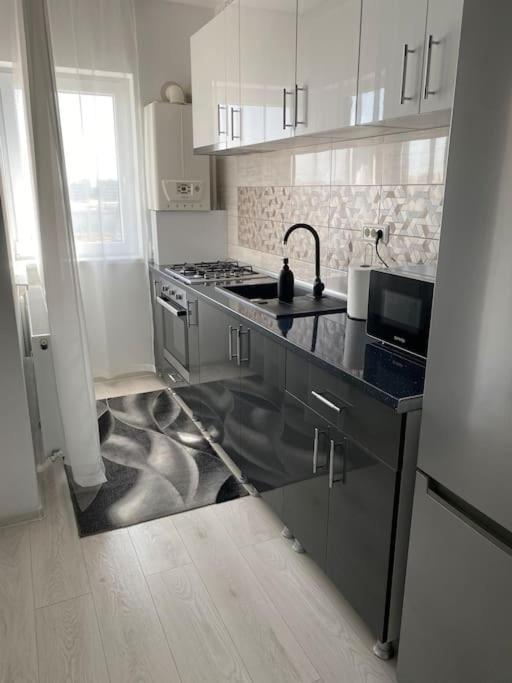 Happy 1 Apartment Rosu